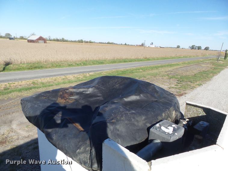 image for item DB6351 1996 International 4900 bucket truck