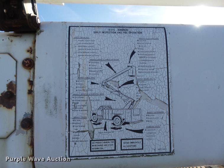 image for item DB6351 1996 International 4900 bucket truck