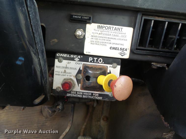 image for item DB6351 1996 International 4900 bucket truck