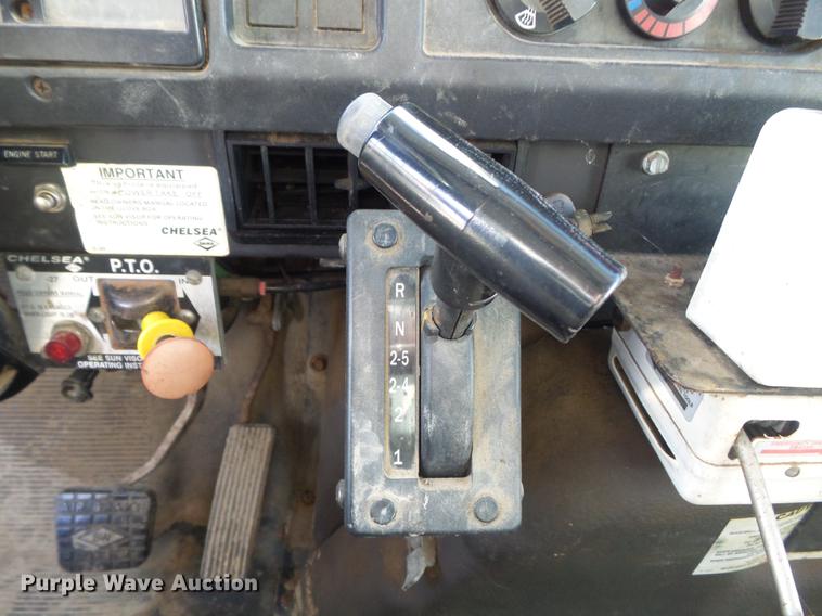 image for item DB6351 1996 International 4900 bucket truck