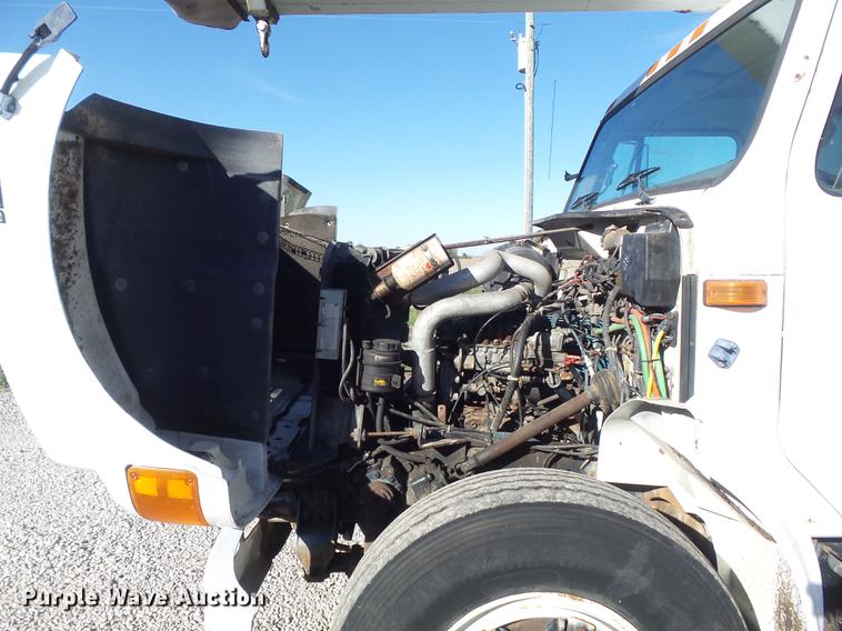 image for item DB6351 1996 International 4900 bucket truck