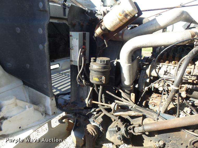 image for item DB6351 1996 International 4900 bucket truck