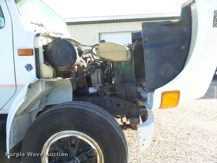 image for item DB6351 1996 International 4900 bucket truck