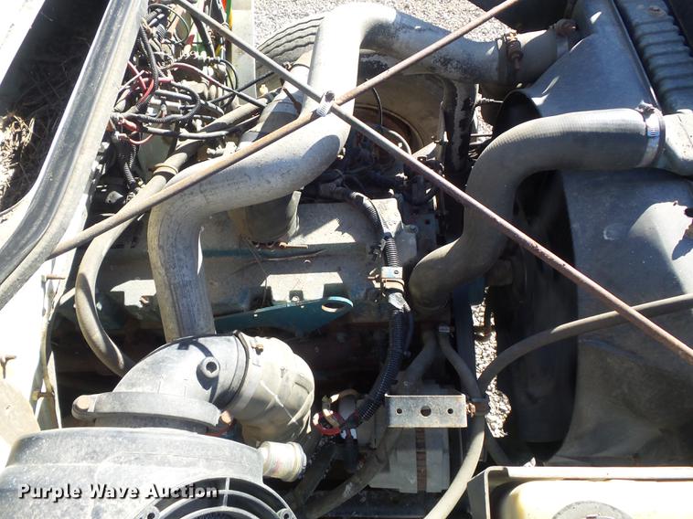 image for item DB6351 1996 International 4900 bucket truck