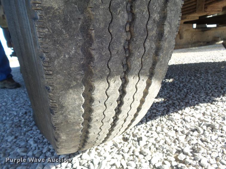 image for item DB6351 1996 International 4900 bucket truck