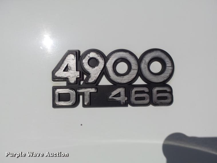 image for item DB6351 1996 International 4900 bucket truck