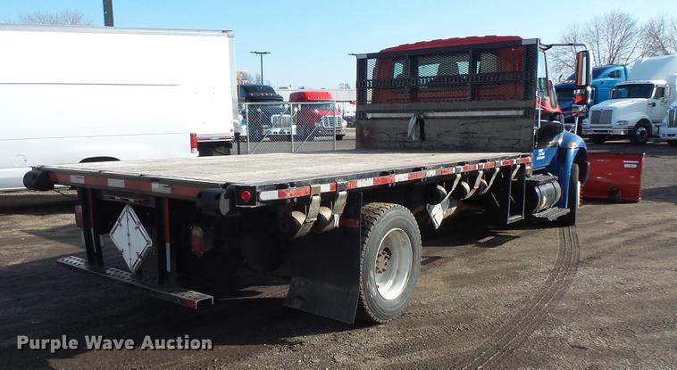 image for item DB8007 2007 International 4200 flatbed truck