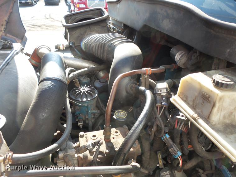 image for item DB8007 2007 International 4200 flatbed truck