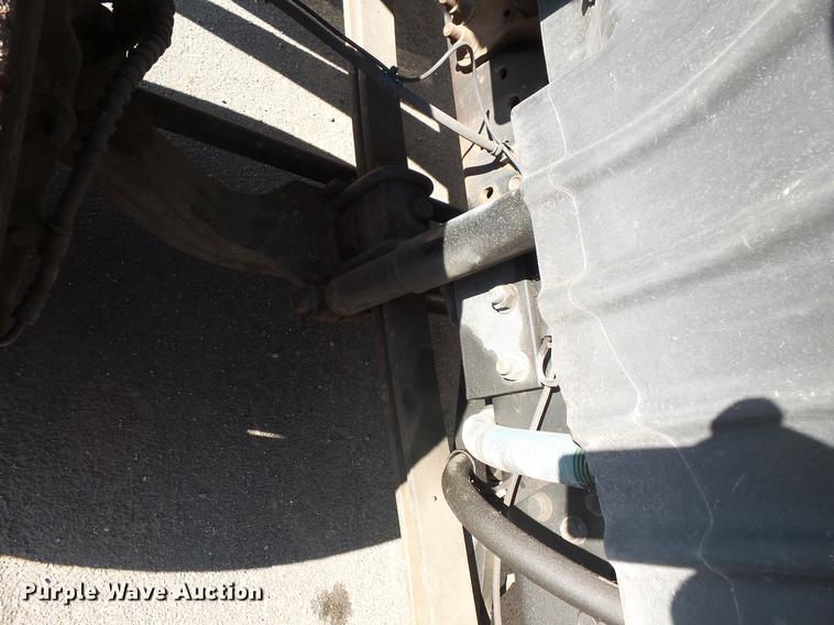 image for item DB8007 2007 International 4200 flatbed truck