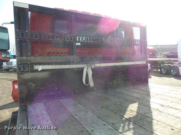 image for item DB8007 2007 International 4200 flatbed truck