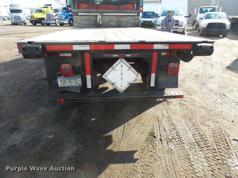 image for item DB8007 2007 International 4200 flatbed truck