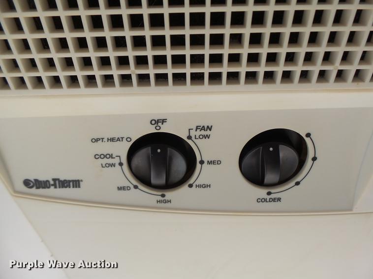 image for item DB9925 2006 American enclosed cargo trailer