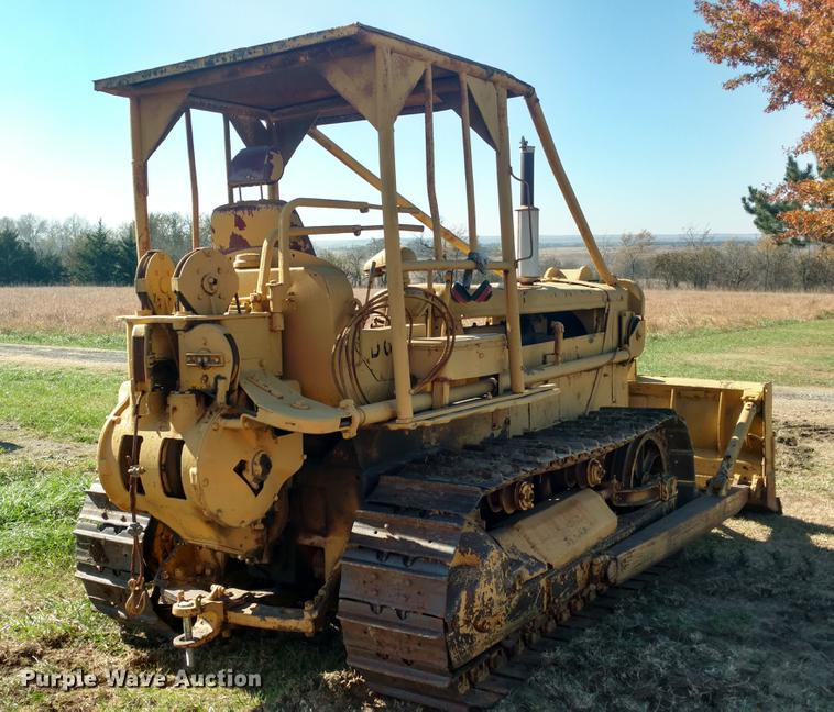 image for item DC0751 Caterpillar D6 dozer