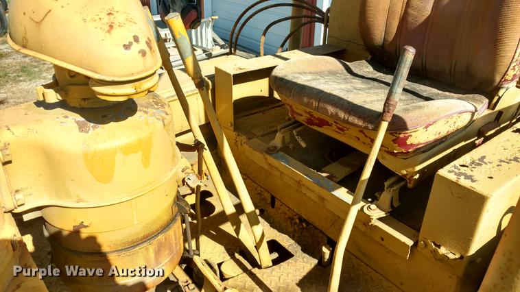 image for item DC0751 Caterpillar D6 dozer