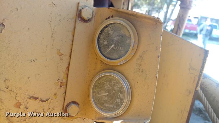 image for item DC0751 Caterpillar D6 dozer