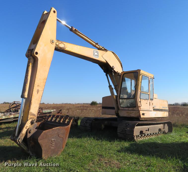 image for item DC0755 John Deere 690C excavator
