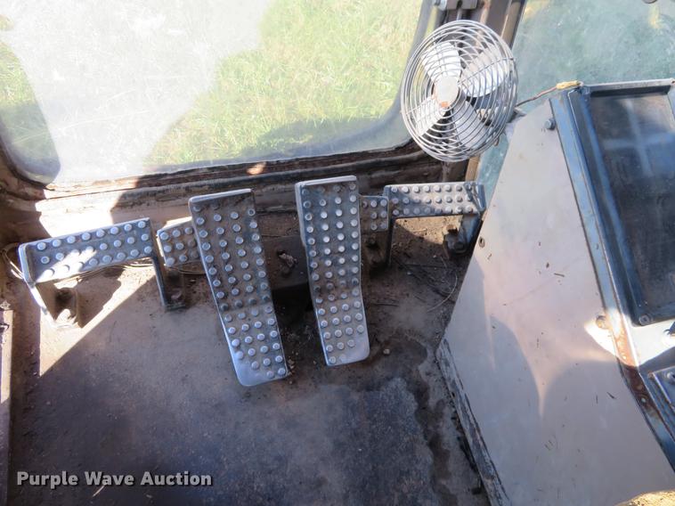 image for item DC0755 John Deere 690C excavator