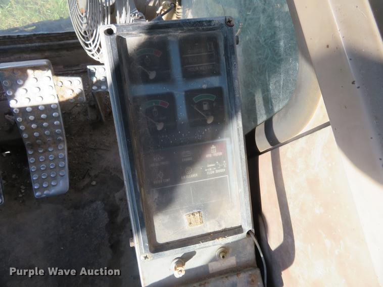 image for item DC0755 John Deere 690C excavator