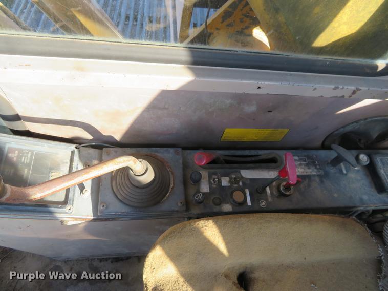 image for item DC0755 John Deere 690C excavator