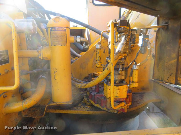 image for item DC0755 John Deere 690C excavator