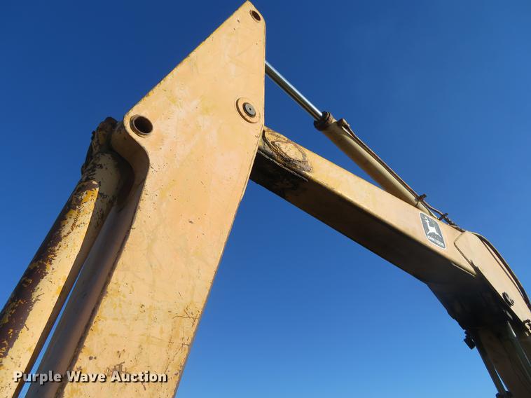 image for item DC0755 John Deere 690C excavator