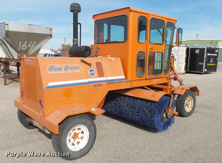 image for item DC1870 2003 Broce RJ350 broom