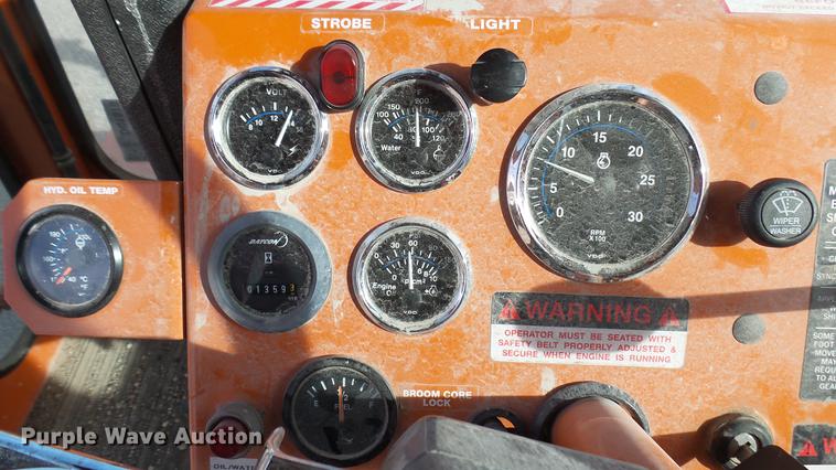 image for item DC1870 2003 Broce RJ350 broom