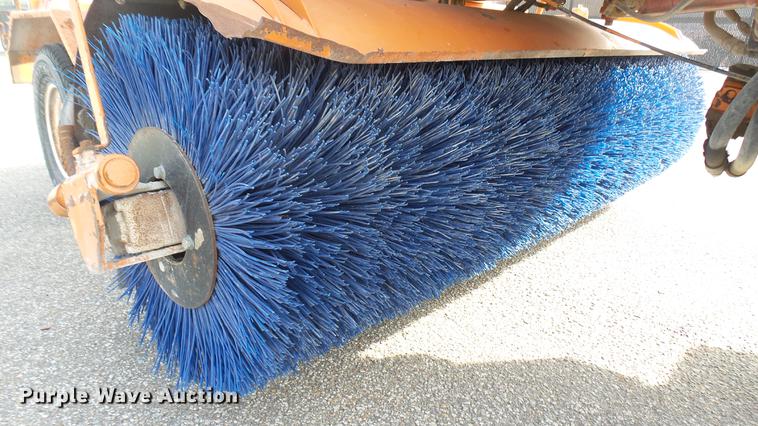 image for item DC1870 2003 Broce RJ350 broom