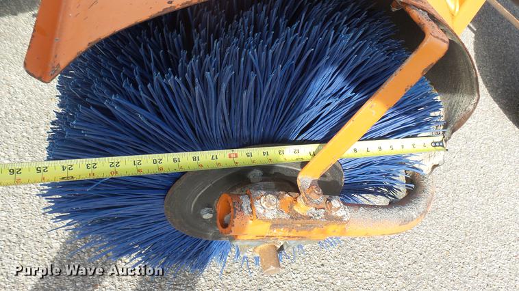 image for item DC1870 2003 Broce RJ350 broom