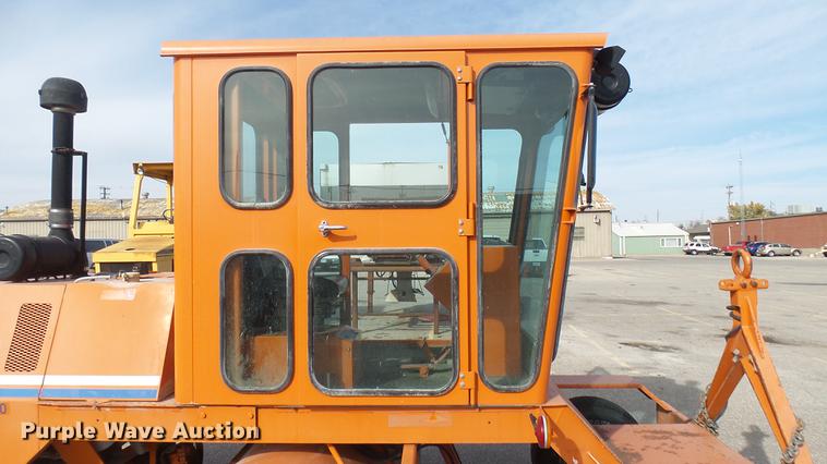 image for item DC1870 2003 Broce RJ350 broom