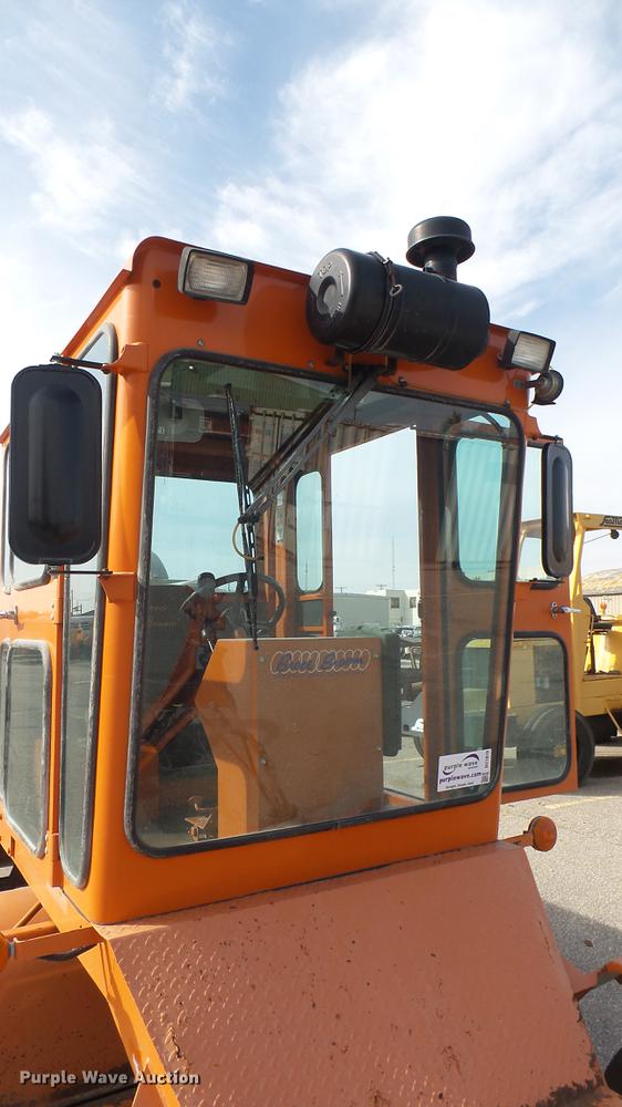 image for item DC1870 2003 Broce RJ350 broom