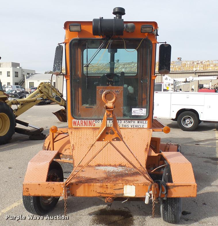 image for item DC1872 2003 Broce RJ350 broom