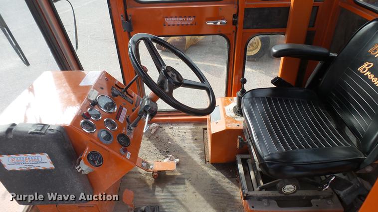 image for item DC1872 2003 Broce RJ350 broom