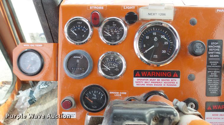 image for item DC1872 2003 Broce RJ350 broom