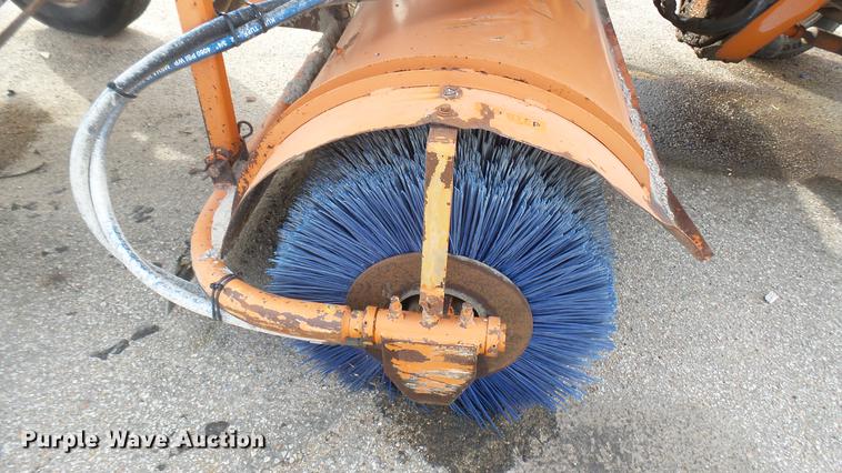 image for item DC1872 2003 Broce RJ350 broom