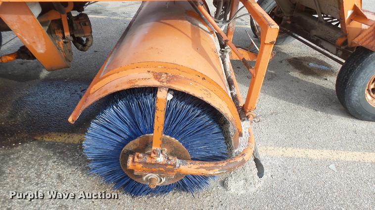 image for item DC1872 2003 Broce RJ350 broom