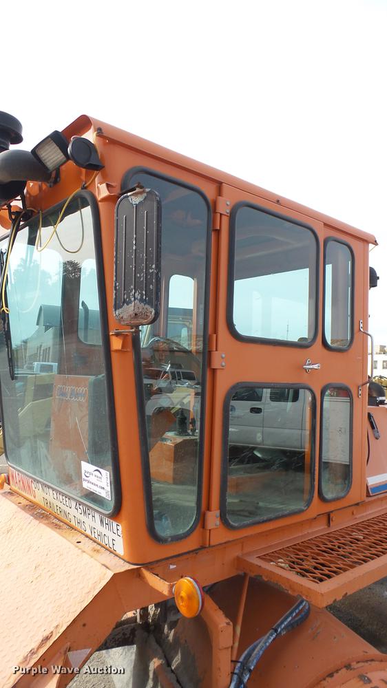 image for item DC1872 2003 Broce RJ350 broom