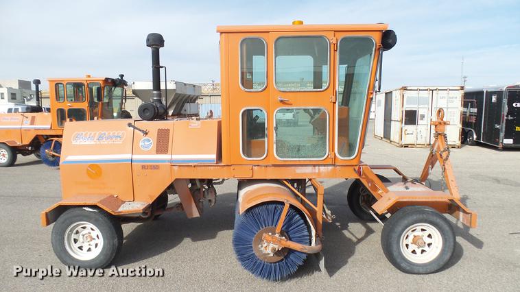 image for item DC1873 2003 Broce RJ350 broom