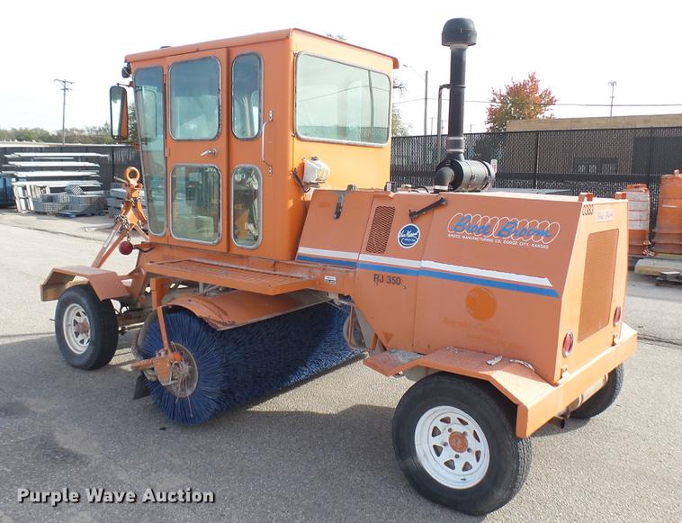 image for item DC1873 2003 Broce RJ350 broom