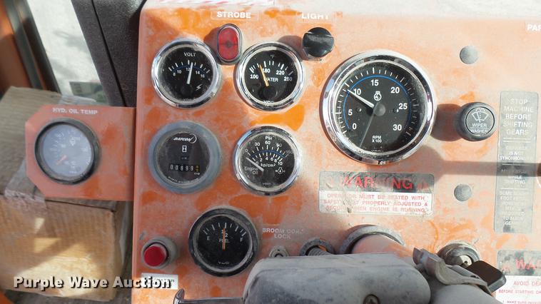 image for item DC1873 2003 Broce RJ350 broom