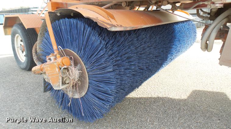 image for item DC1873 2003 Broce RJ350 broom