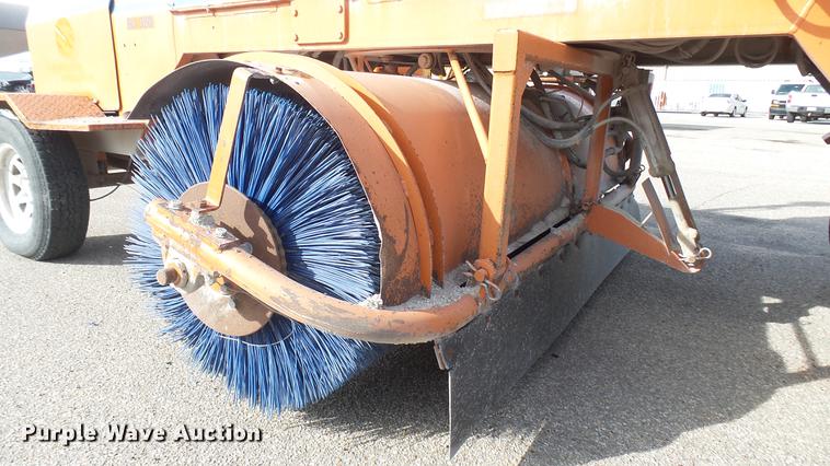 image for item DC1873 2003 Broce RJ350 broom