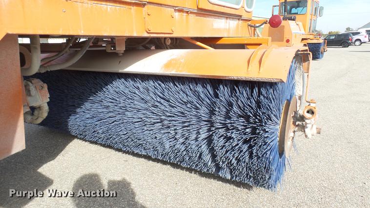 image for item DC1873 2003 Broce RJ350 broom