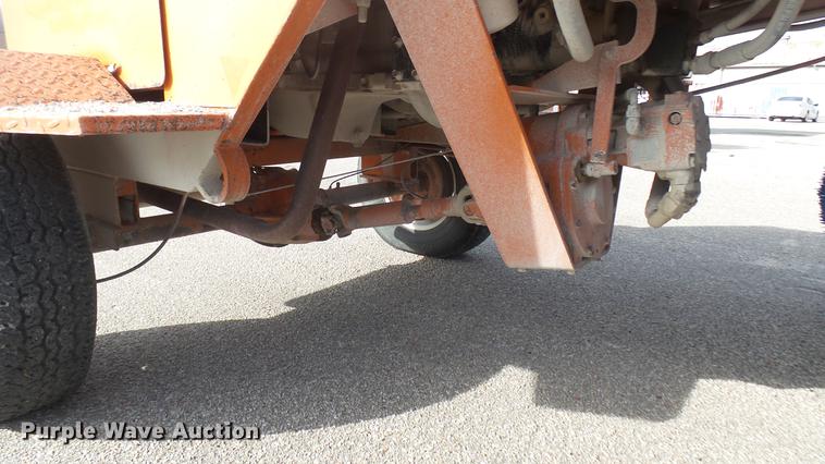 image for item DC1873 2003 Broce RJ350 broom