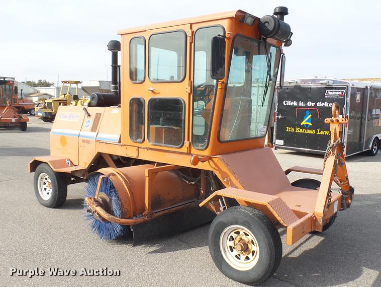 image for item DC1874 2003 Broce RJ350 broom