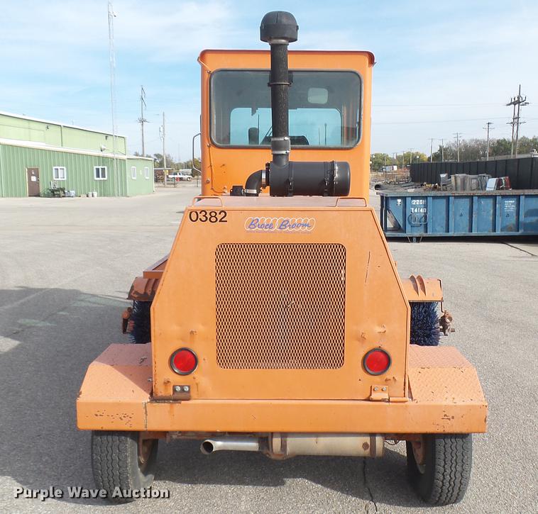 image for item DC1874 2003 Broce RJ350 broom