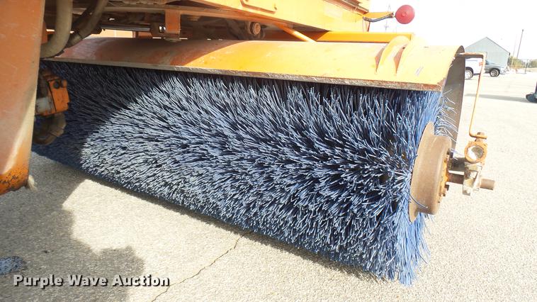 image for item DC1874 2003 Broce RJ350 broom