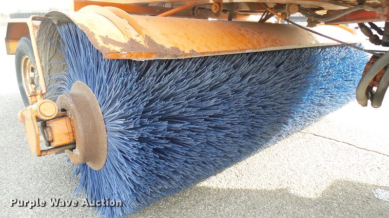 image for item DC1874 2003 Broce RJ350 broom