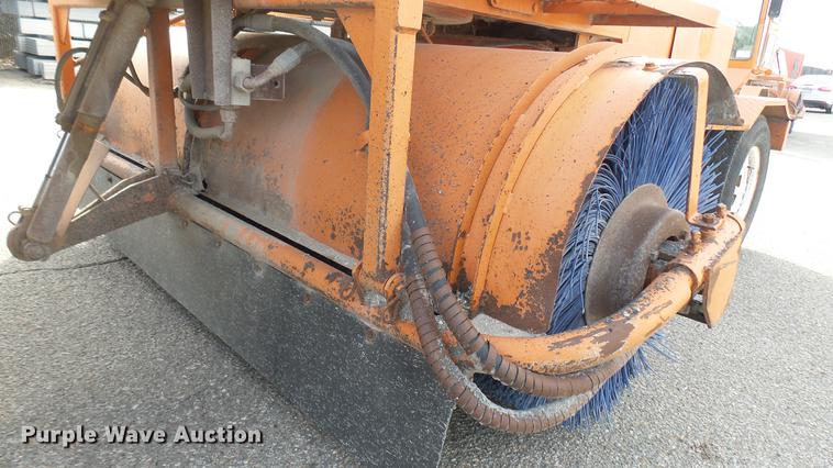 image for item DC1874 2003 Broce RJ350 broom