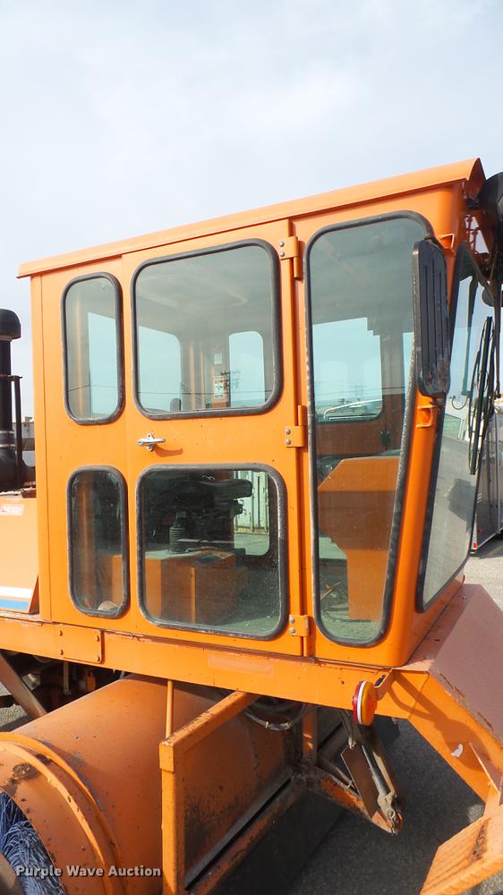 image for item DC1874 2003 Broce RJ350 broom